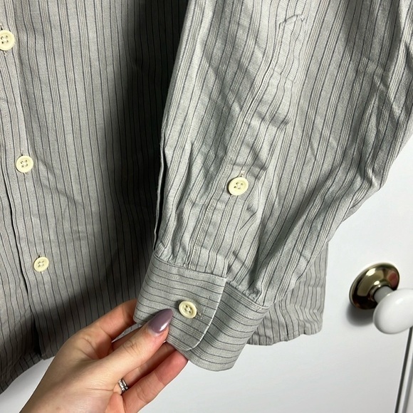 Men’s Vintage Burberry Striped Gray Button Down Size 16-33 - Picture 3 of 8